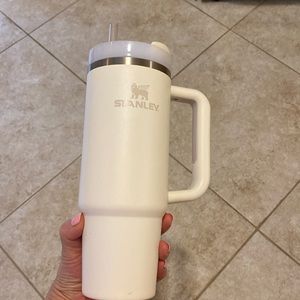 Stanley 30 oz. Quencher H2.0 FlowState Tumbler Color: Cream